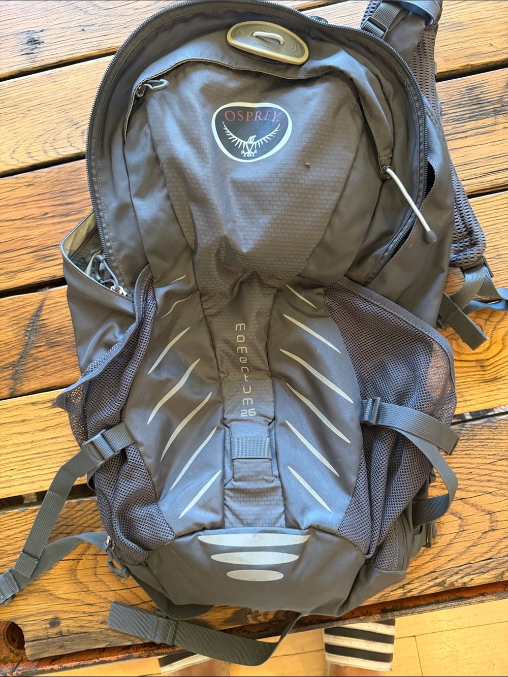 OSPREY Men's Dark Gray Daypack Backpack with Reflective Accents